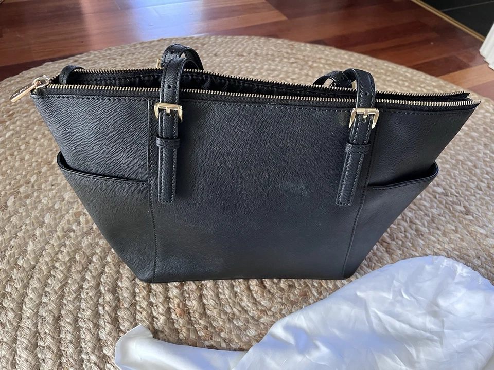A Black, Michael Kors Saffiano Tote Bag. With Dust Bag. - Image 2 of 4