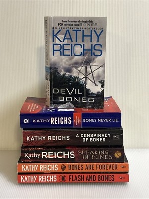 Kathy Reichs- Bones 6 Paperback Books - Different sizes great value!