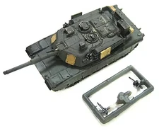 M1A1 Abrams Camouflage Tank World Tank Museum Series 06 Exclusive