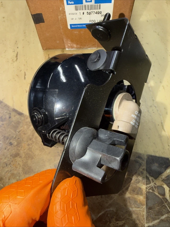 NOS GM Pontiac Trans Sport/ Trans AM Sport Fog lamp 1994-96 5977499 - Image 4 of 4