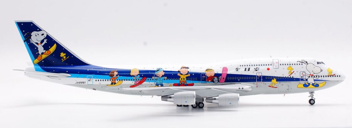SQ Wings 1:200 ANA All Nippon Air Boeing B747-400 Diecast SQ Wings 1:200 ANA All Nippon Air Boeing B747-400 Diecast