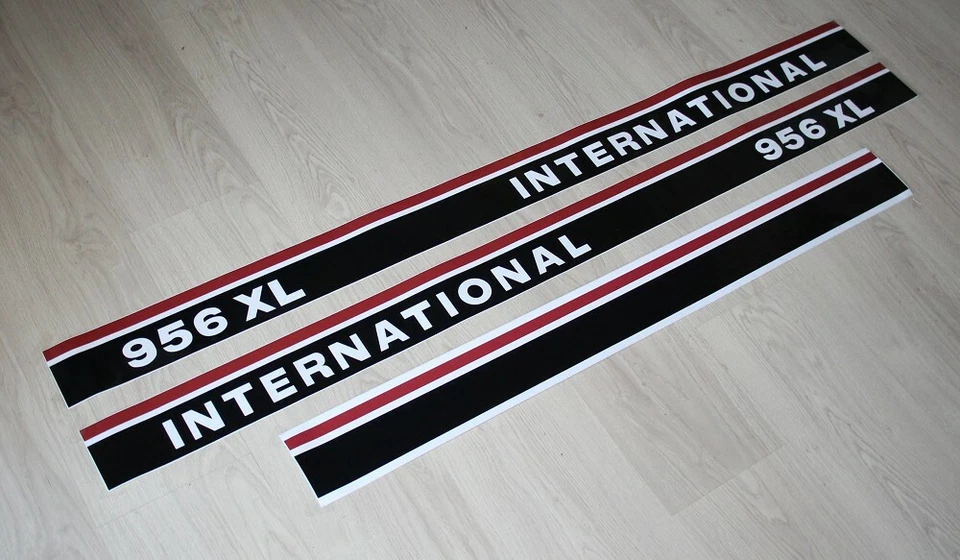 IHC Aufkleber international 956XL Logo Emblem Sticker Label lang