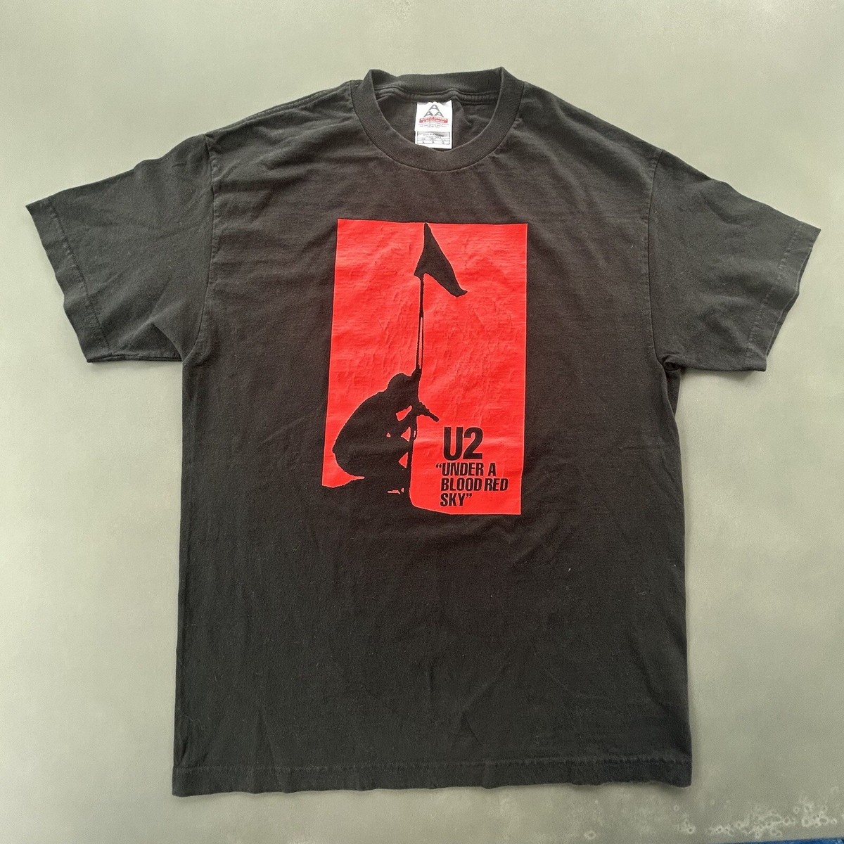 80s『U2 / “UNDER A BLOOD RED SKY”』Tシャツ XL Under A Blood Red Sky Album Tee – U2 Shop US