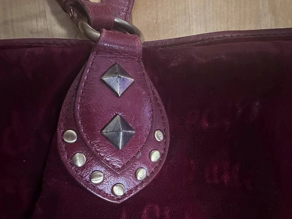 Bolso de terciopelo rojo Moschino Foto 3 de 4