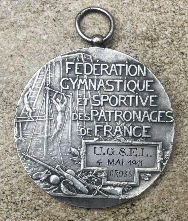 Médaille Art Nouveau Gloria par F. Rasumny sur or | Galerie Pénélope