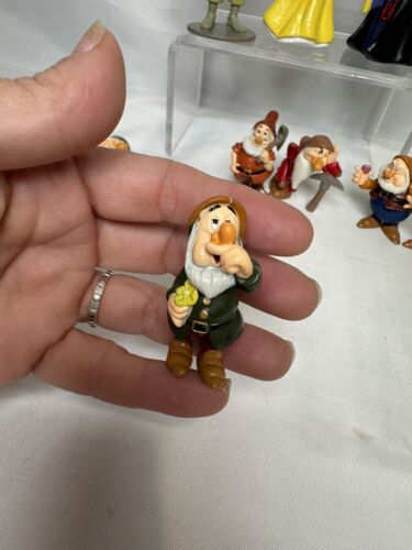 Disney Snow White Seven Dwarfs Figures Set of 10 1993 Sleepy Sneezy Grumpy - Picture 4 of 9