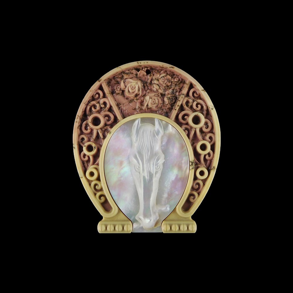 Carved MOP Horse Horseshoe Bead HF002021