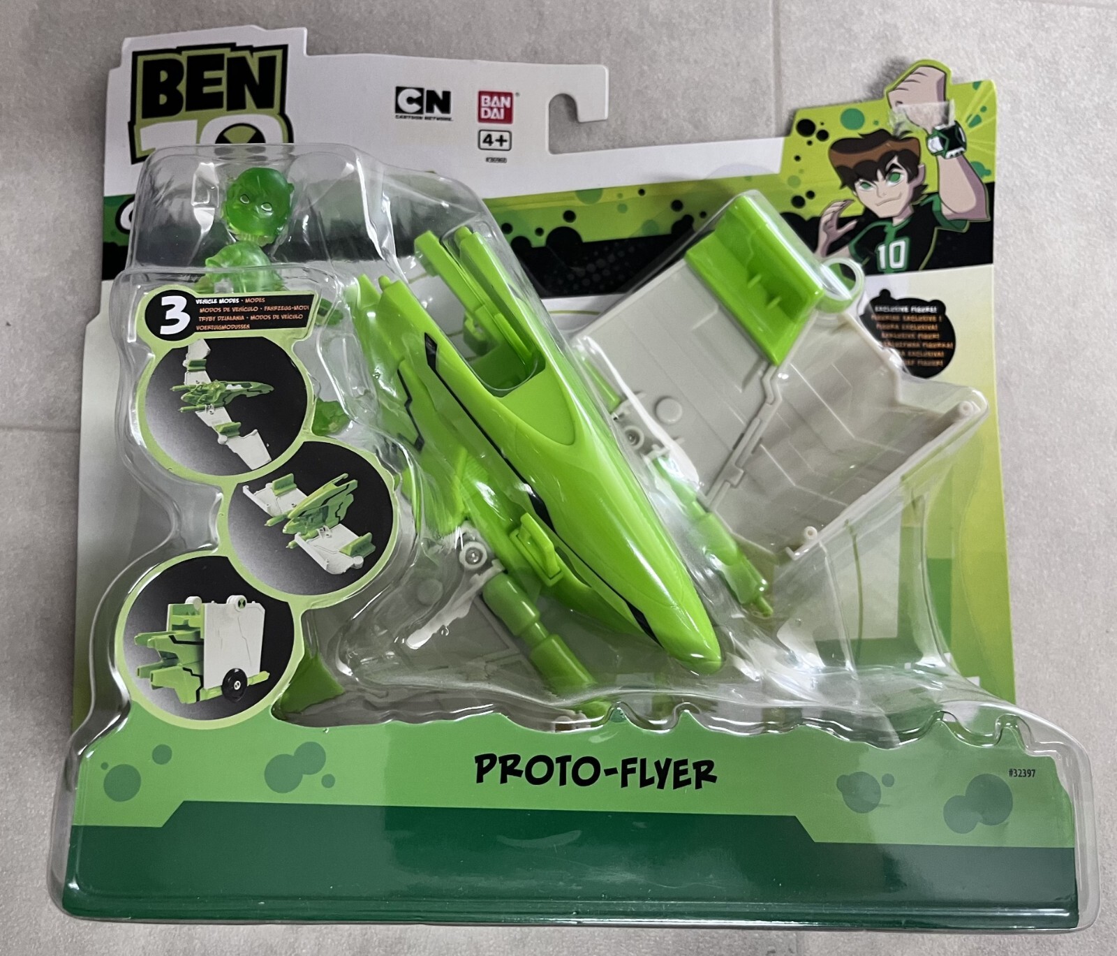 Ben 10 Proto-Flyer With Exclusive Figure!
