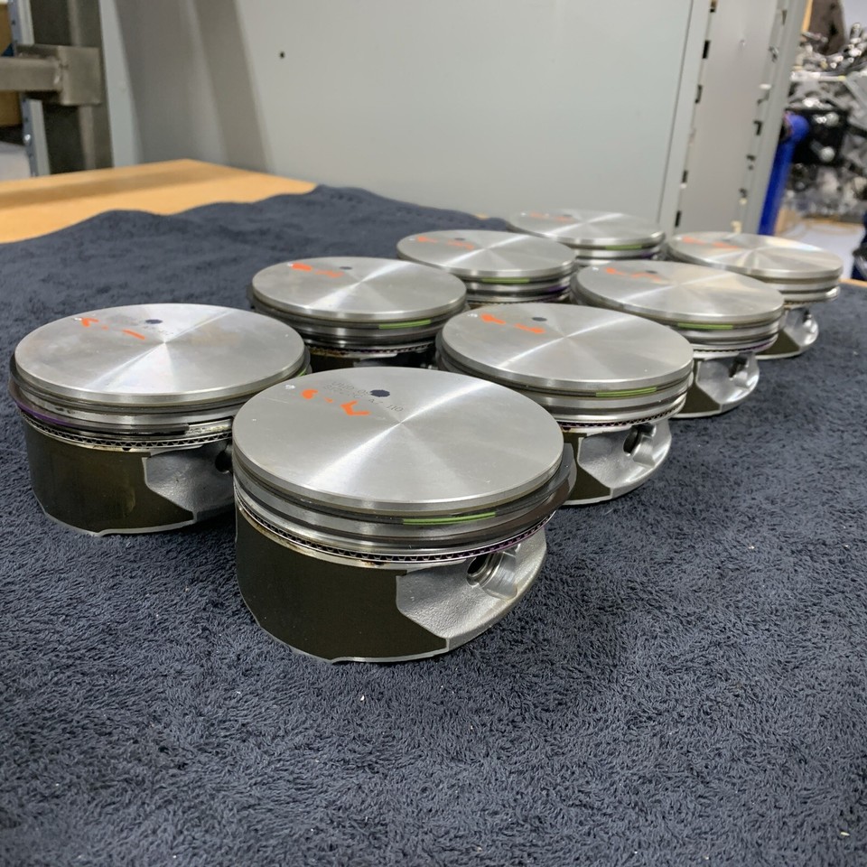 8 NEW GM OEM Hypereutectic Flat Top Pistons Set/Factory Chevy 6.2L LS3