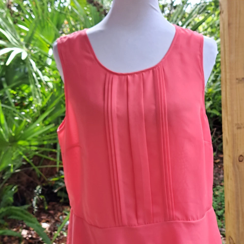 Blusa Sunny Leigh Top Feminina L Coral Sem Mangas Corpete Plissado Bainha Babado - Imagem 3 de 4