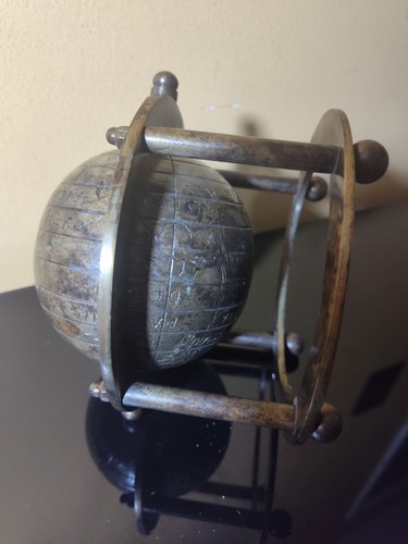 Vintage Solid Brass Desk Office Study Table Globe Etched Old World Style - 7 x 8 - Picture 8 of 10
