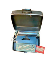 Vintage 1970's  Smith Corona Coronet Automatic 12 Typewriter Case and Key WORKS! thumbnail
