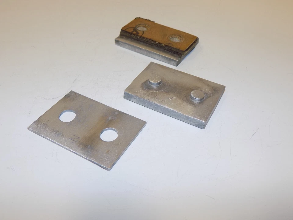 Juego de cuñas de aluminio gruesas; delgadas; papel trasero mono hoja soporte de resorte C4 Corvette Foto 4 de 4