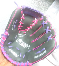 Franklin 22448 Baseball Glove Mesh Tek 9.5 Youth RHT Pink Purple Excellent Shape