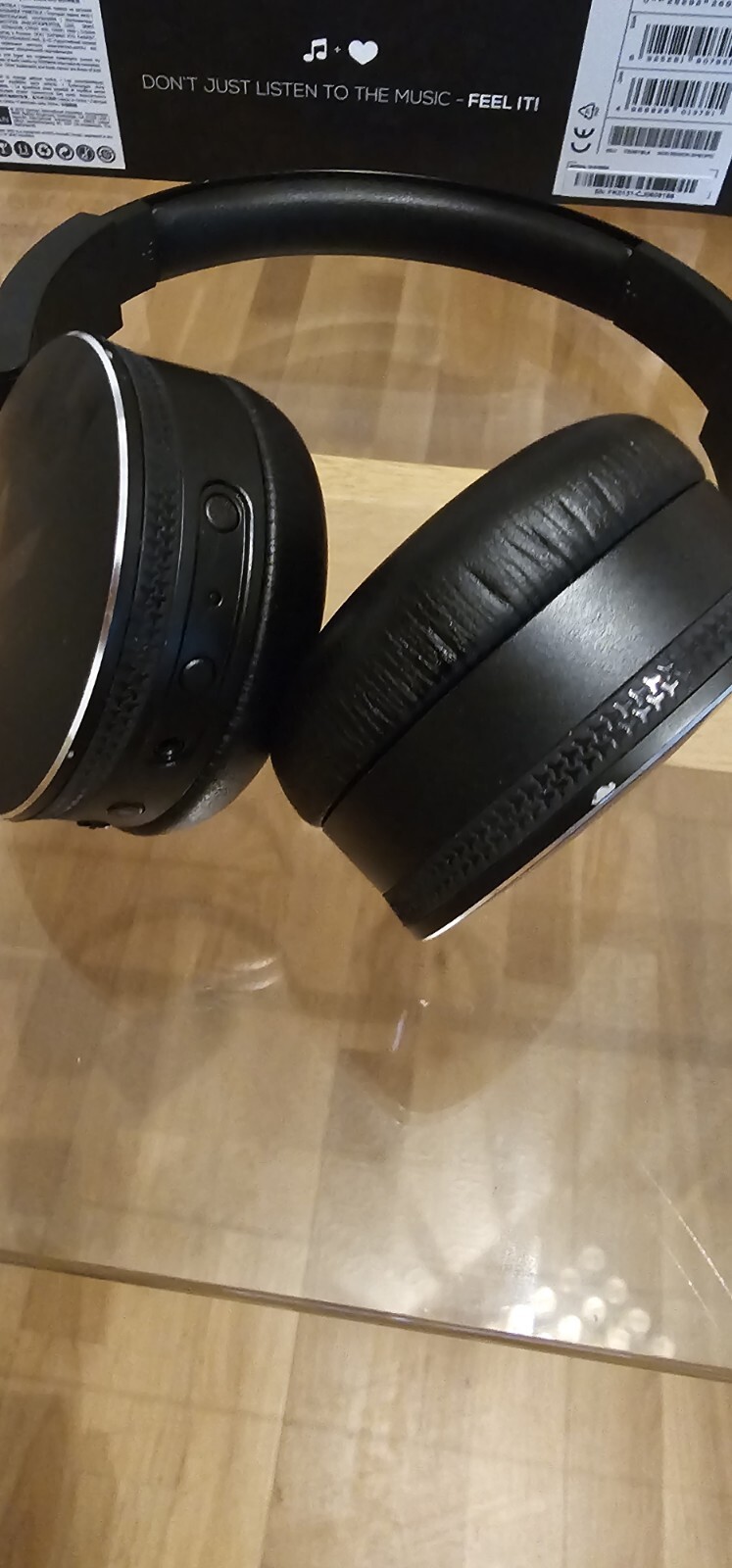 AKG Y50BT BTooth AND Wired Headphones + Charge Cable. Black. Working