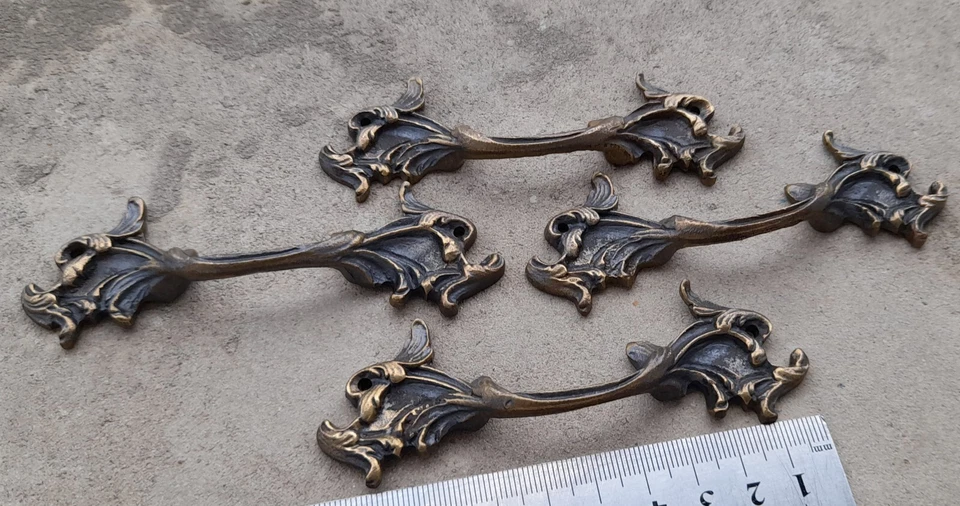 4 ANCIENNES POIGNÉES DE MEUBLE, BRONZE ou LAITON, ART NOUVEAU? L=10,5 cm N°17A - Photo 3/4