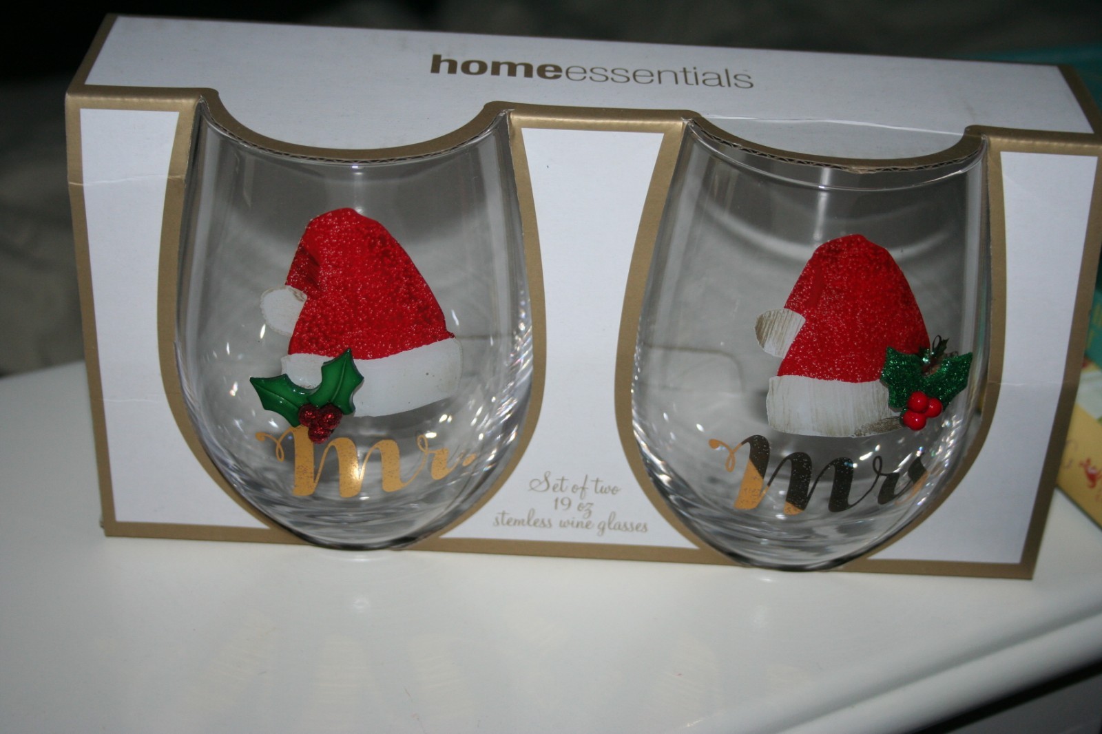 mr and mrs santa wine glasses
