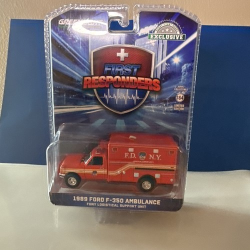 Greenlight 1:64 Ford F350 Ambulance FDNY New York Fire Logistical Support