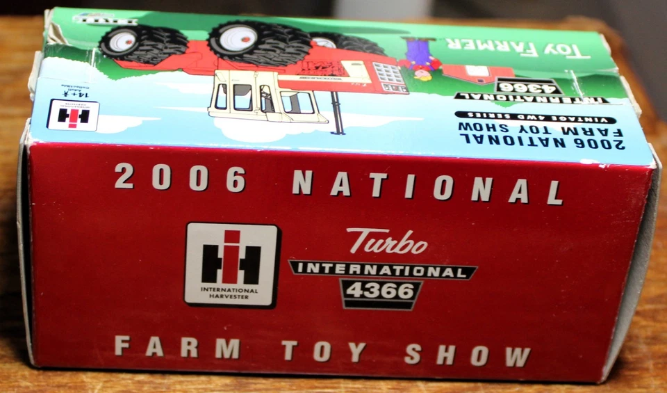 1/64 Ertl 2006 National Farm Toy Show International 4366 Tractor, New in Box - Image 3 of 4