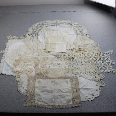 Vintage Handmade Crochet Embroider Doily Doilies White Floral Cottage Lace x 28