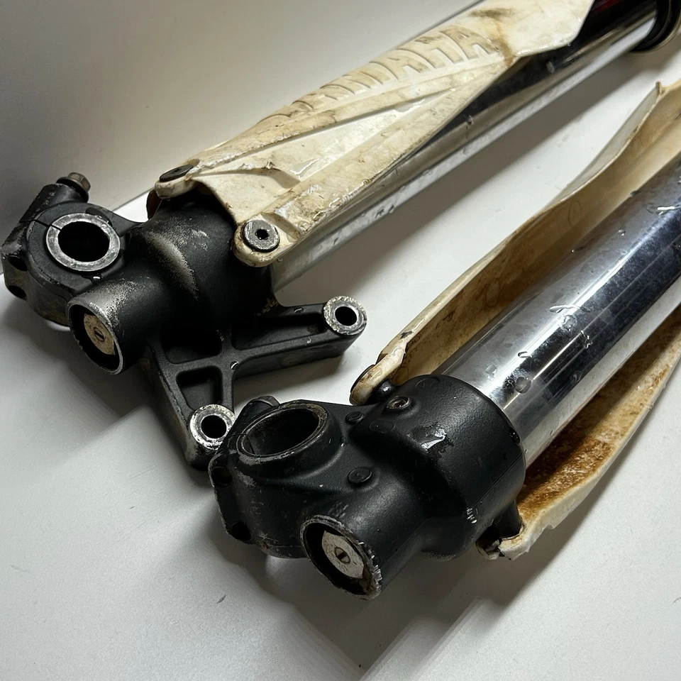 HORQUILLAS DELANTERAS 14-18 YAMAHA YZ250F YZ 250 F AMORTIGUADORES SUSPENSIÓN OEM FUNCIONAN MUY BIEN Foto 3 de 4