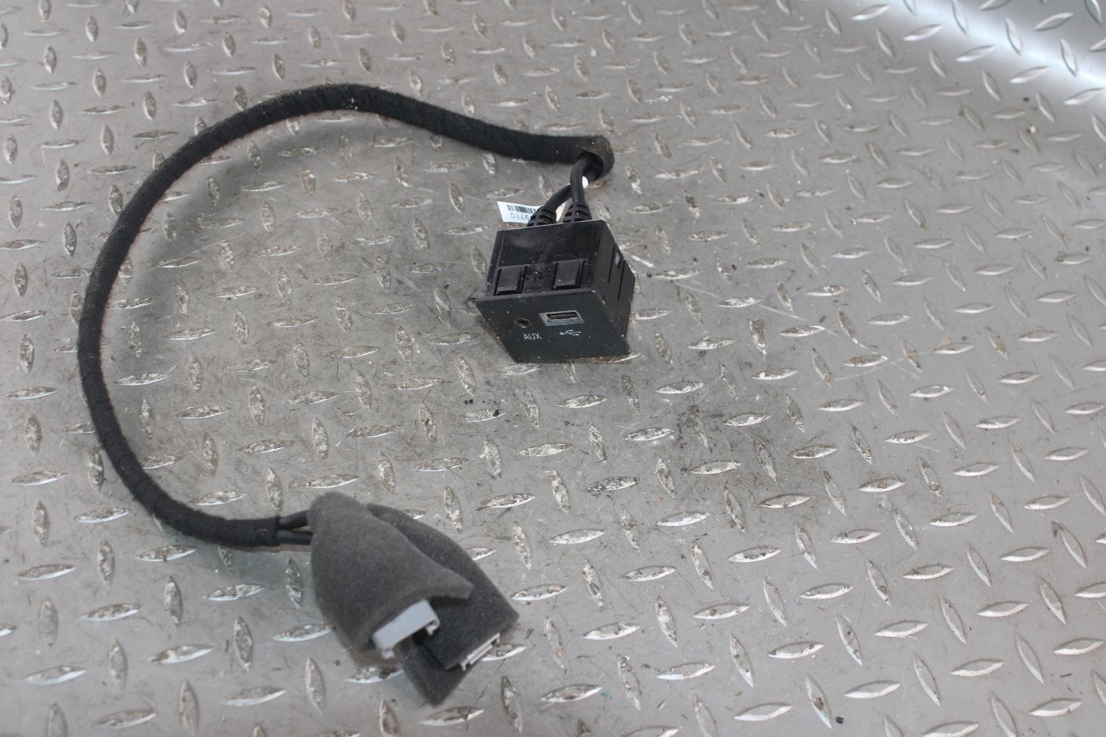 14-20 Ghibli Electrical Console USB AUX Port Cable Factory OEM Trim Panel OE WTY