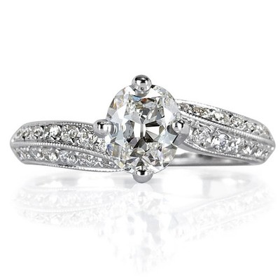 Verlobungsring 1,60 kt Old Mine Cut Diamant