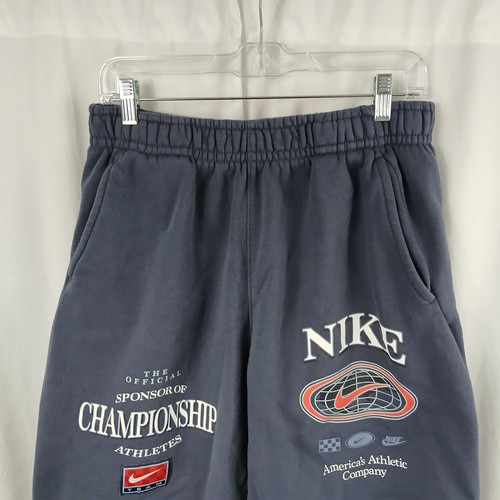 Nike Sportswear Club Americana Shorts Standard Fit Gray Graphic Print Mens Sz L - Picture 2 of 13