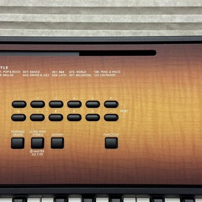 YAMAHA Excellent condition Yamaha keyboard PSR-E360MA manufactured