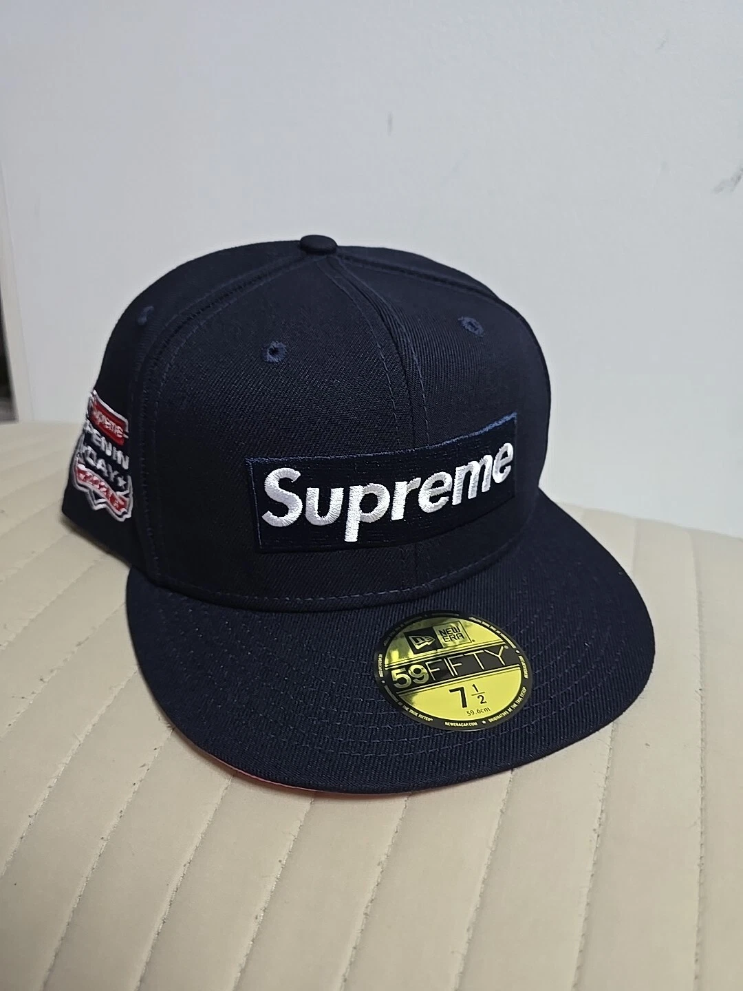 Chapeau ajusté UV SUPREME NEW ERA boîte logo jour d'ouverture 2021 raisin glacé 7 1/2 neuf avec étiquette
