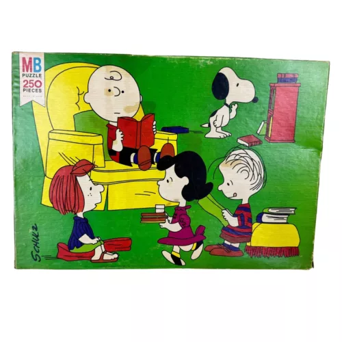 Milton Bradley Peanuts Charlie Brown Snoopy Gang Vintage 250 Piece Jigsaw Puzzle