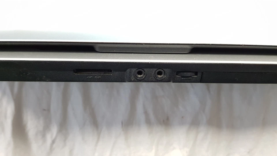 Toshiba satellite l450d-11x 15.6" Laptop AMD Turion X2 RM-74 4GB 500GB, NO OS - Image 3 of 4