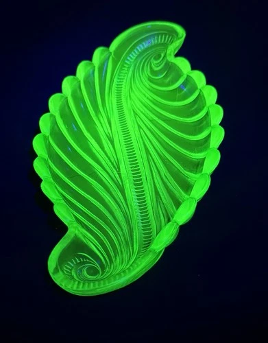 Green Uranium Depression Glass Shell Trinket Dish Pattern