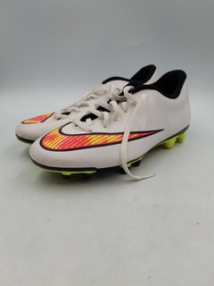 Nike Ladies Football Boots Size 6