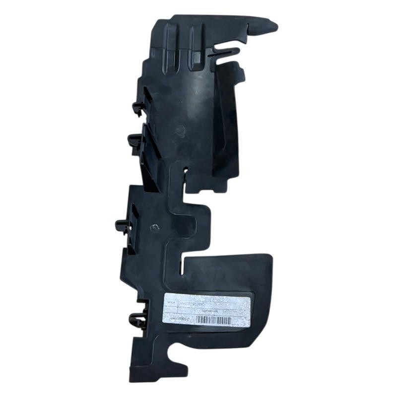 Guide d'air de radiateur VOLKSWAGEN Polo 6C0121283 pour réparer un plastique de calandre cassé