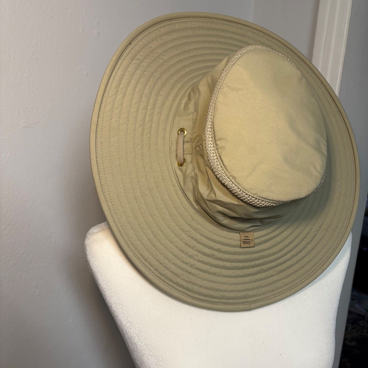 Tilley Airflo LTM2 Wide Brim Sun Hat Unisex Beige Khaki size 