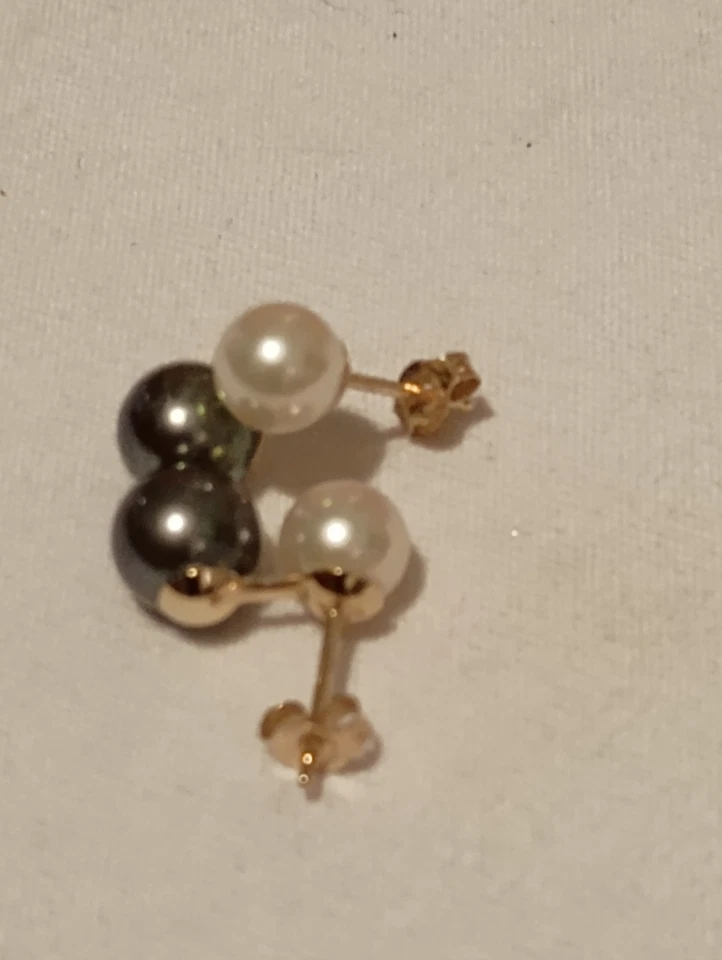 14K Gold Stack Double Cultured Pearl White & Dark Gray Stud Earrings! Beautiful! - Image 3 of 4
