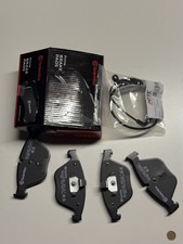 BREMBO BREMSBEL�GE BREMSBELAGSATZ + WARNKONTAKT VORNE F�R BMW 5-ER E60 E61