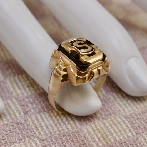 VINTAGE TEN KARAT YELLOW GOLD "S" INITIAL SIGNET RING with ONYX (size 8.5) - Picture 3 of 9