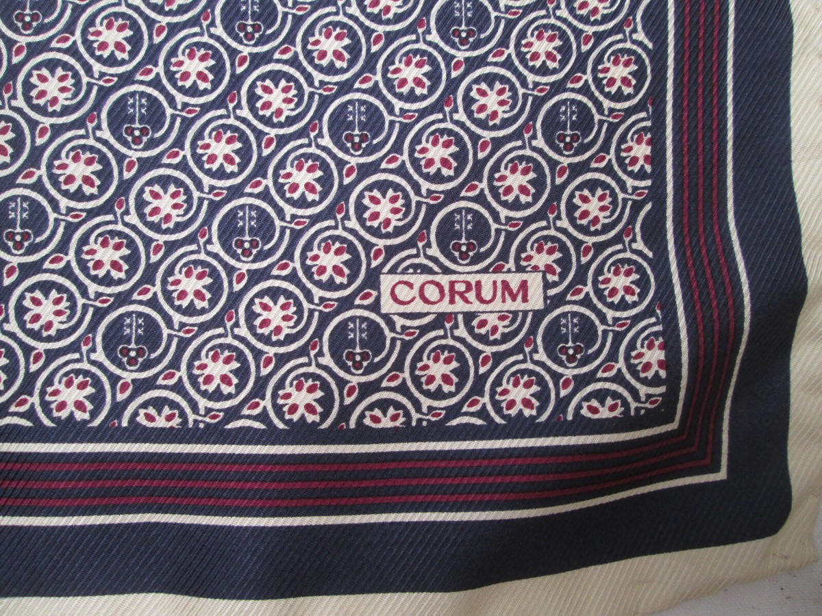 Foulard Vintage CORUM En Soie - 85x87 Cm, Couleur Rouge, Style Bandana Ou Carré