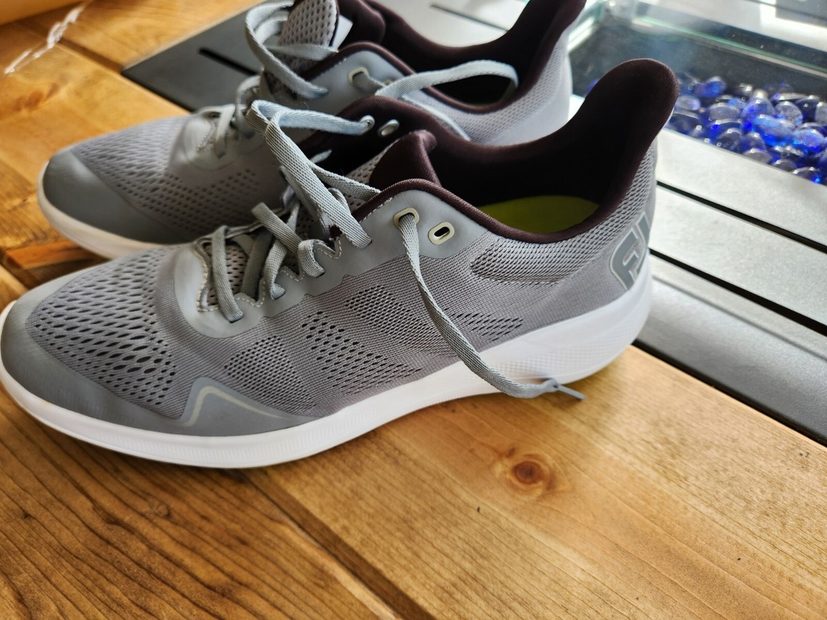 FootJoy Men display picture 1