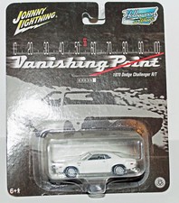 1:64 Johnny Lightning 1970 Dodge Challenger R/T White VANISHING POINT Real rider