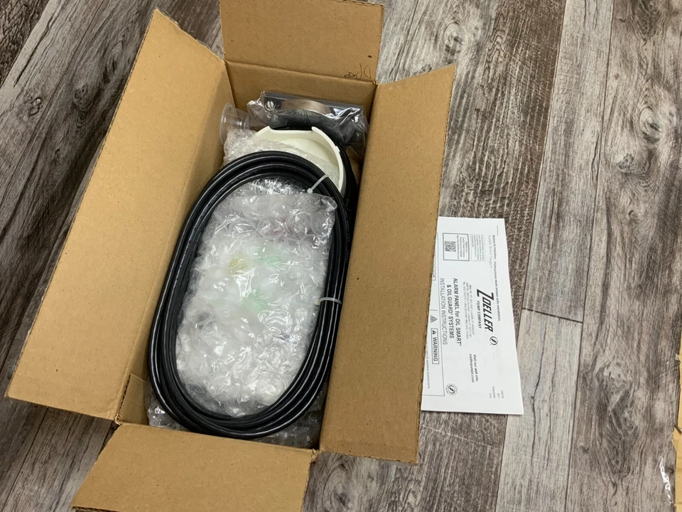 Sistema de alarma inteligente Zoeller Oil 10-1526 con luces y contactos secos (CAJA ABIERTA) Foto 3 de 3