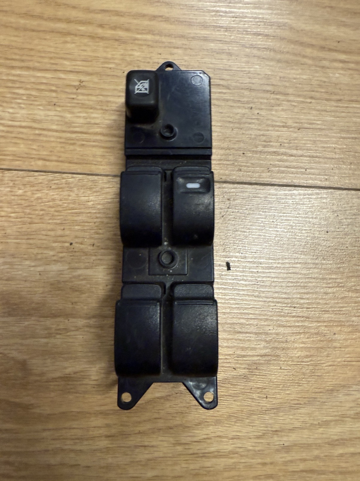 Mitsubishi Colt 2003-09 Front Right Driver Power Window Switch 8608A178 RHD Oem