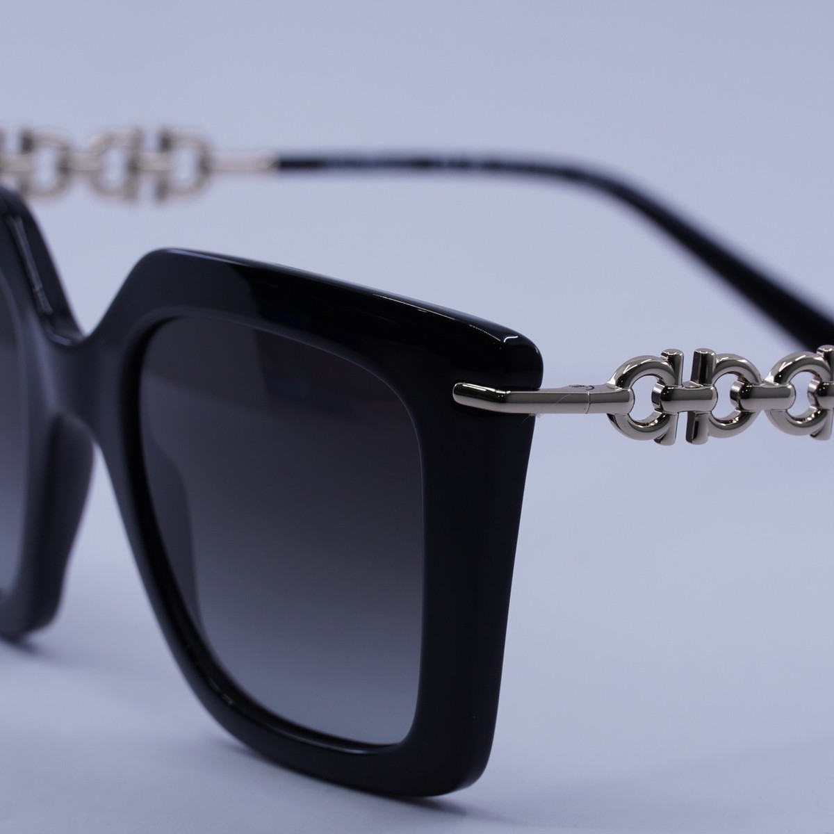 New SALVATORE FERRAGAMO SF1041S 001 Black/Smoke Gradient 51 