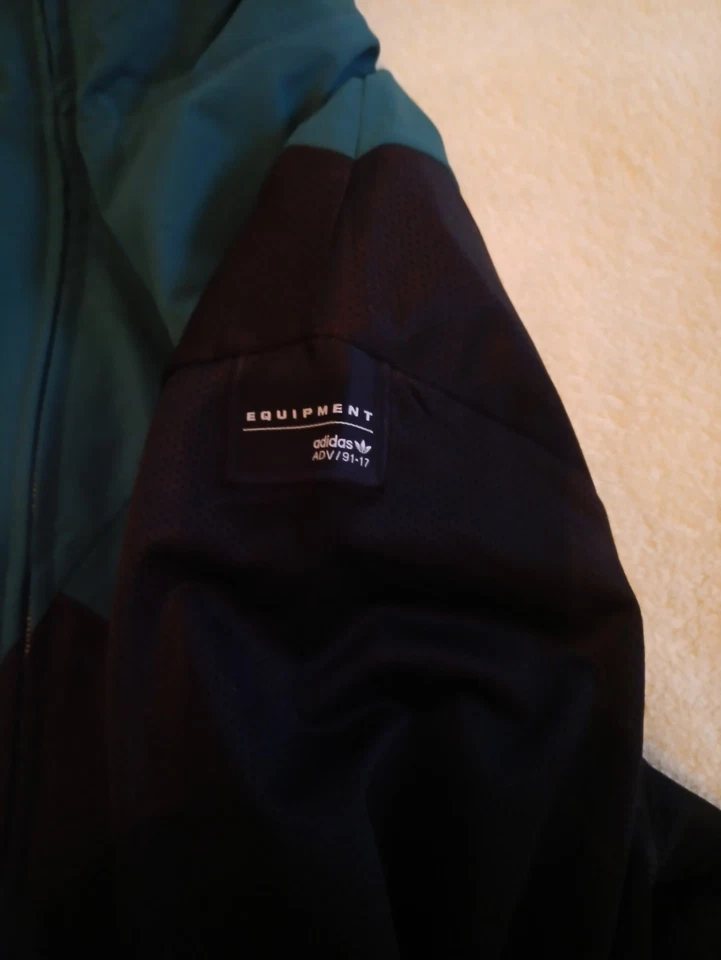 Adidas Jacke Equipment Gr.L wie Neu Schwarz/grün selten, Limited, kaum getragen - Bild 3 von 4
