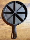 Vintage 9” Wagner Ware Cast Iron Cornbread Skillet USA Sits Flat No Cracks