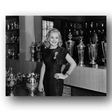 Sonja Henie Photo 8x10 Figure Skating Star Portrait-18