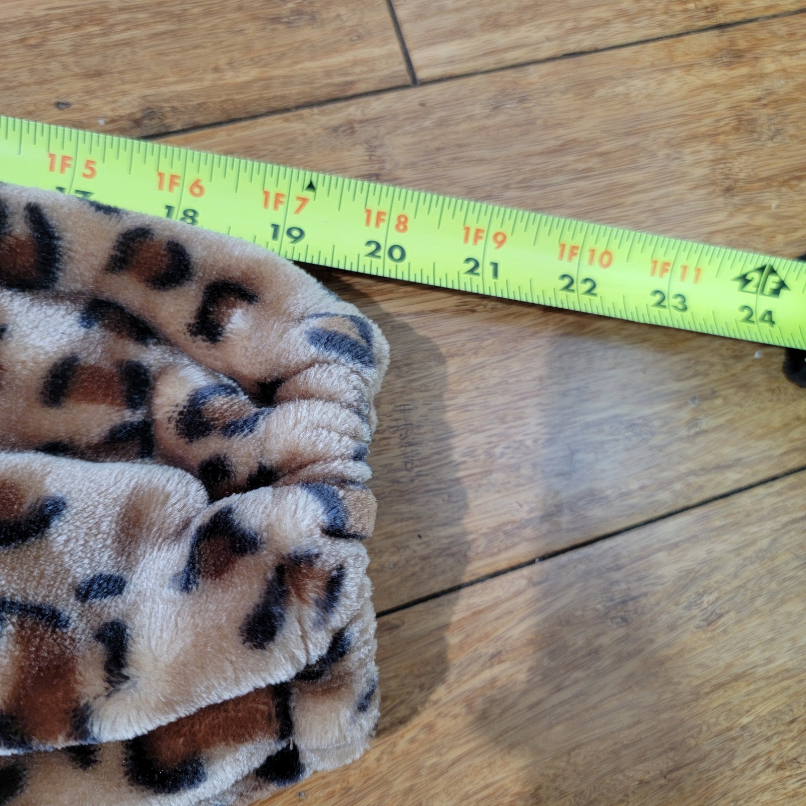 THROWZY MARLO LORENZ Dark Leopard Pattern Pullove… - image 12