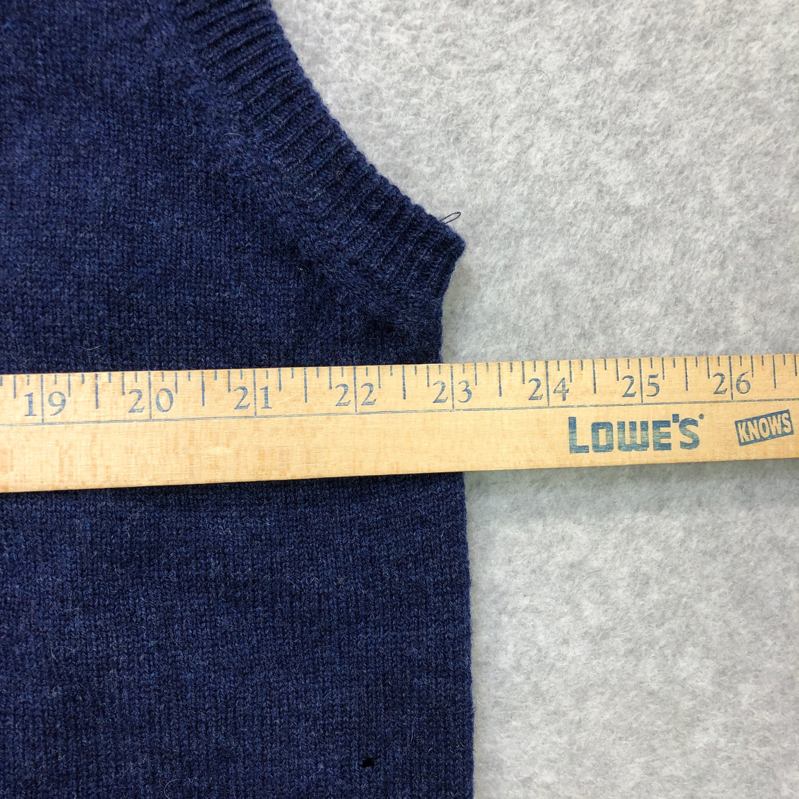 Castle Knitwear Wool Sweater Vest Men's Large Blue V-Neck Worsted Irish Crest thumbnail 7